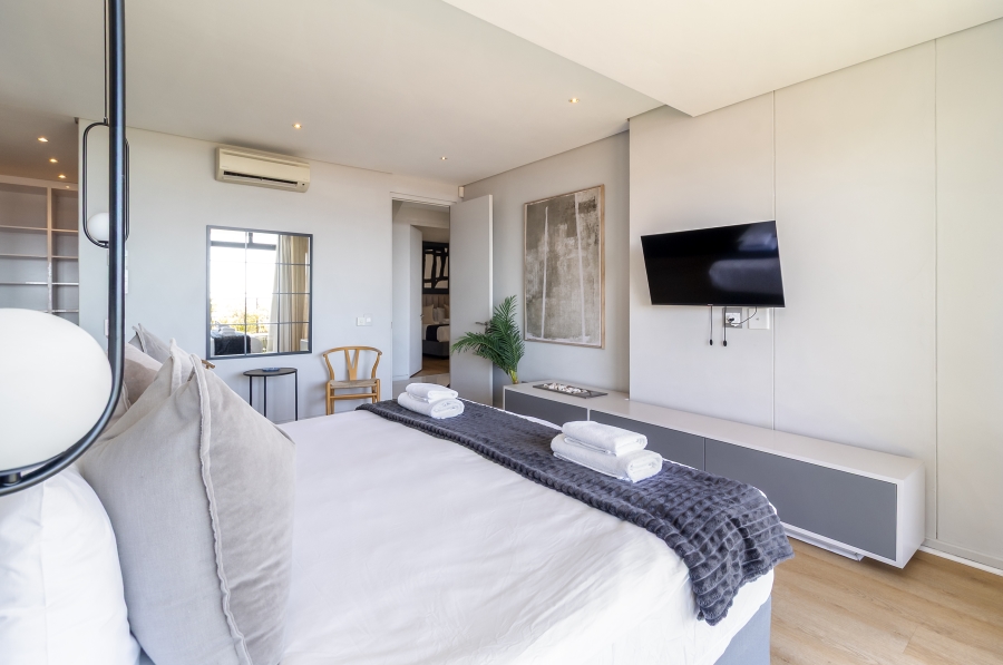 To Let 3 Bedroom Property for Rent in Green Point Western Cape